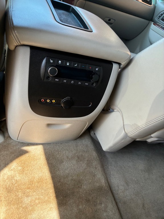 2010 Chevrolet Tahoe Image 15