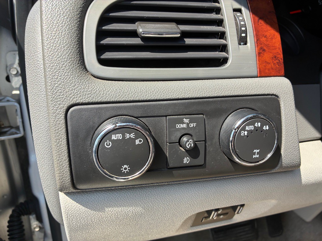 2010 Chevrolet Tahoe Image 20