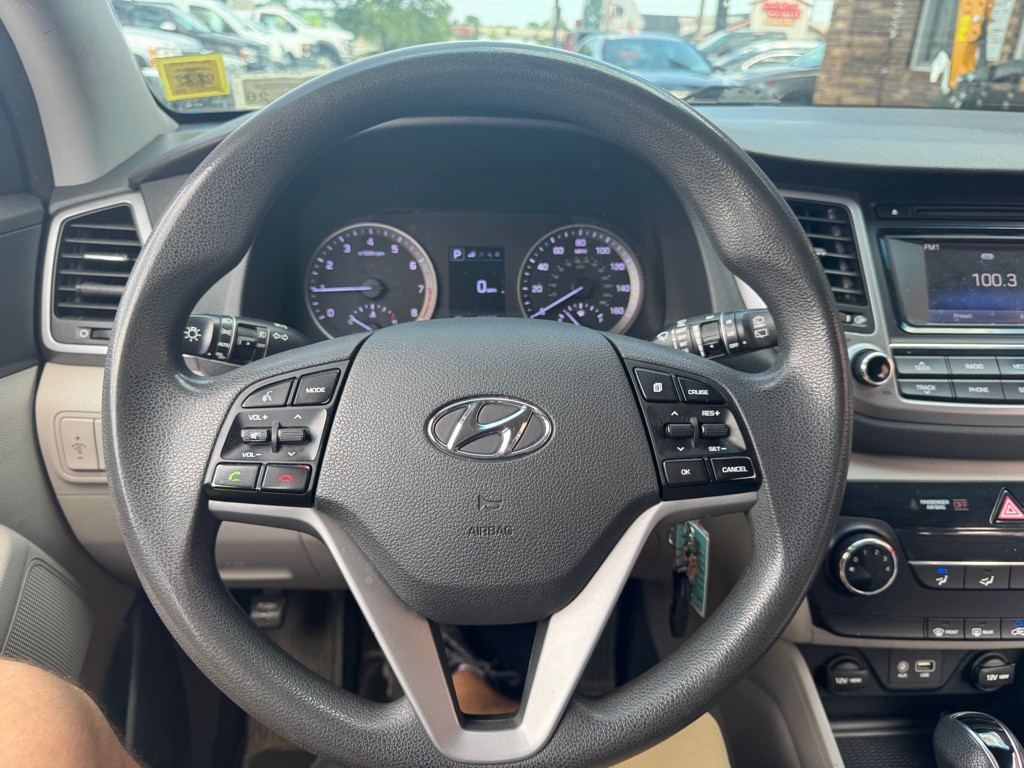 2017 Hyundai Tucson Image 8