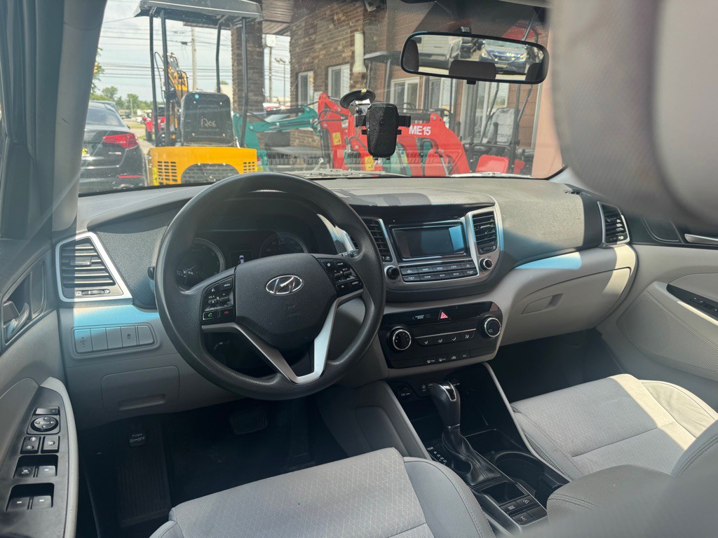 2017 Hyundai Tucson Image 8