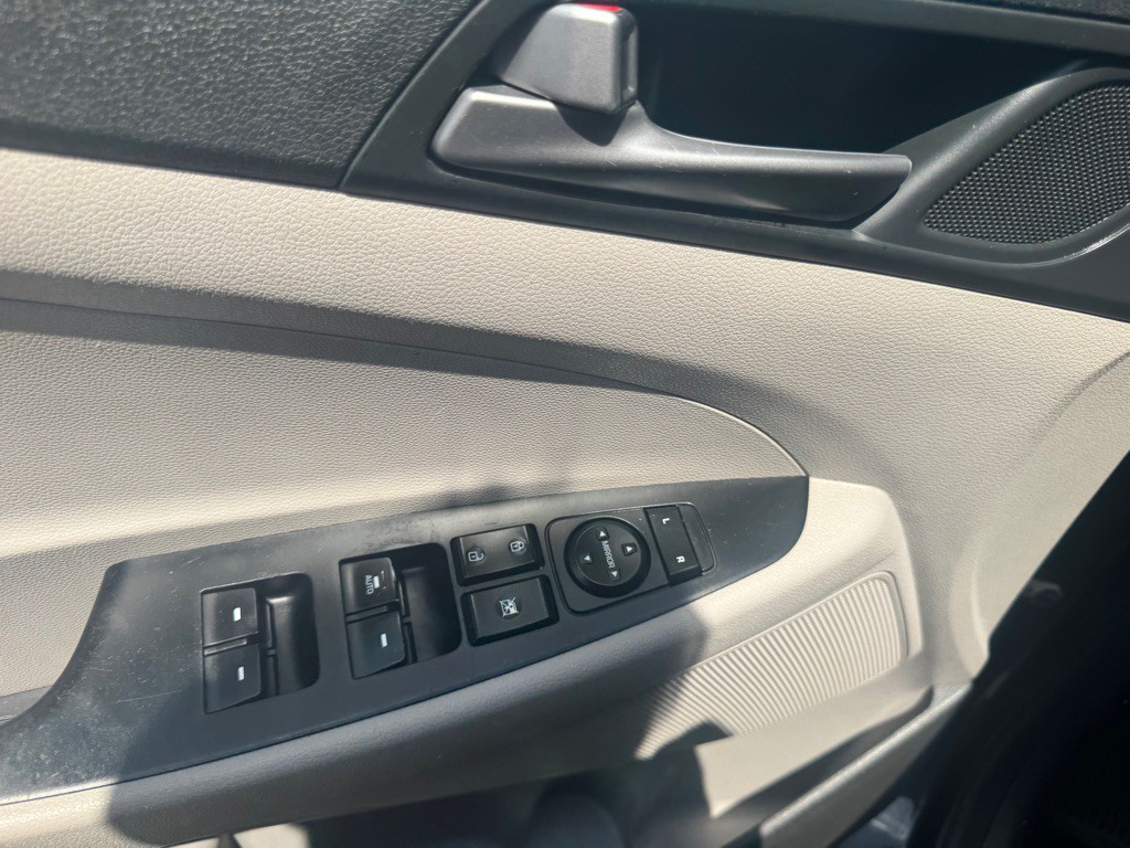 2017 Hyundai Tucson Image 11