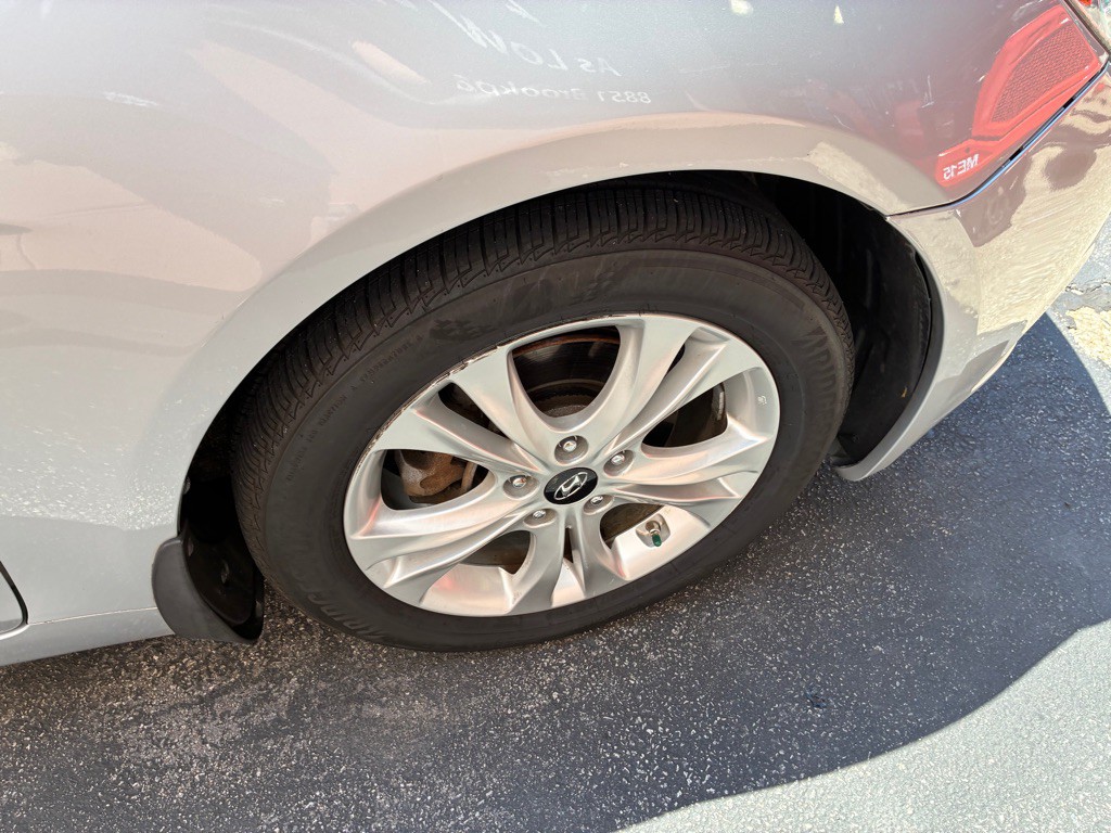 2011 Hyundai Sonata Image 6