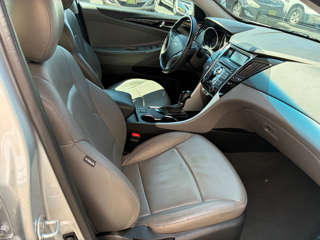 2011 Hyundai Sonata Image 7