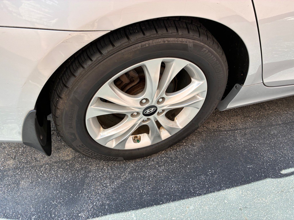 2011 Hyundai Sonata Image 9