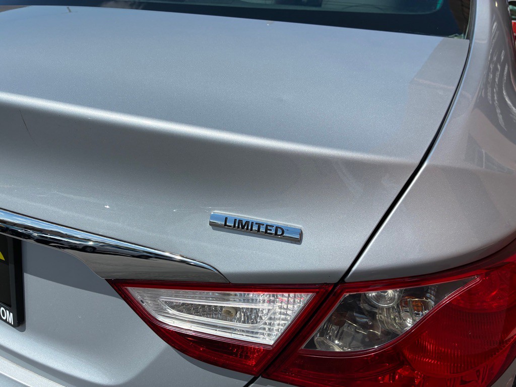 2011 Hyundai Sonata Image 11