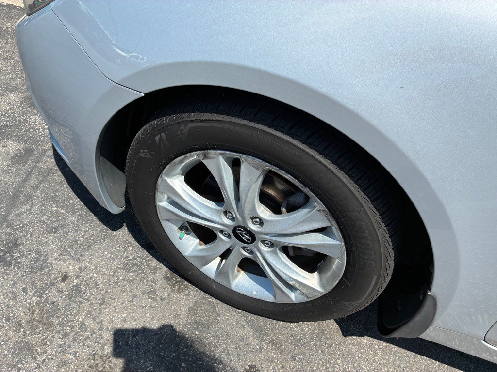 2011 Hyundai Sonata Image 17