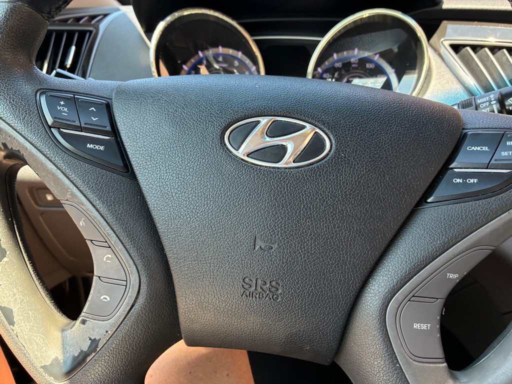 2011 Hyundai Sonata Image 21