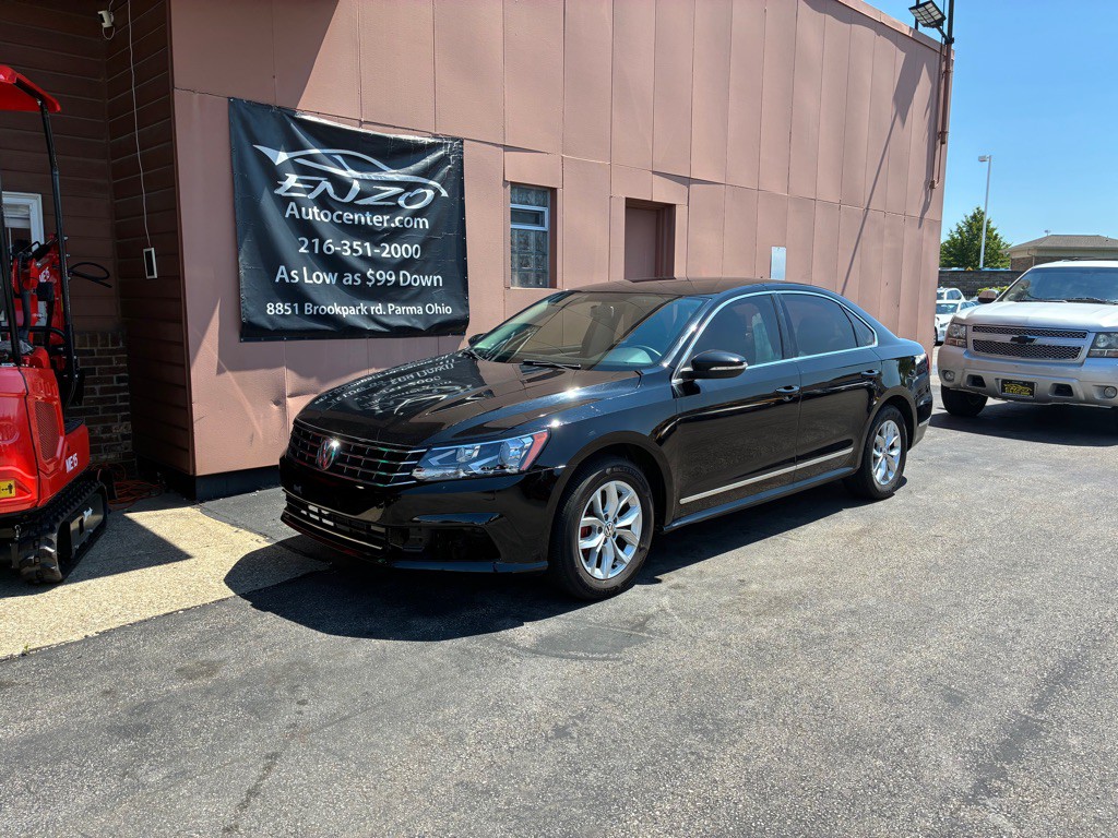 2016 Volkswagen Passat Image 2