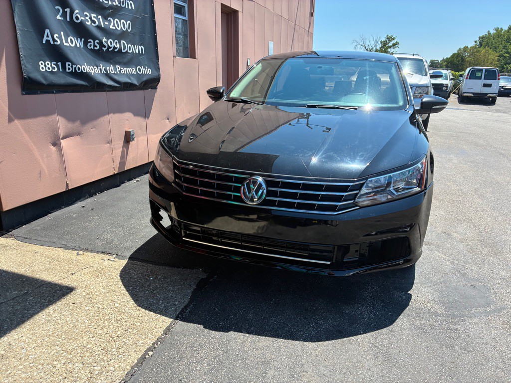 2016 Volkswagen Passat Image 4
