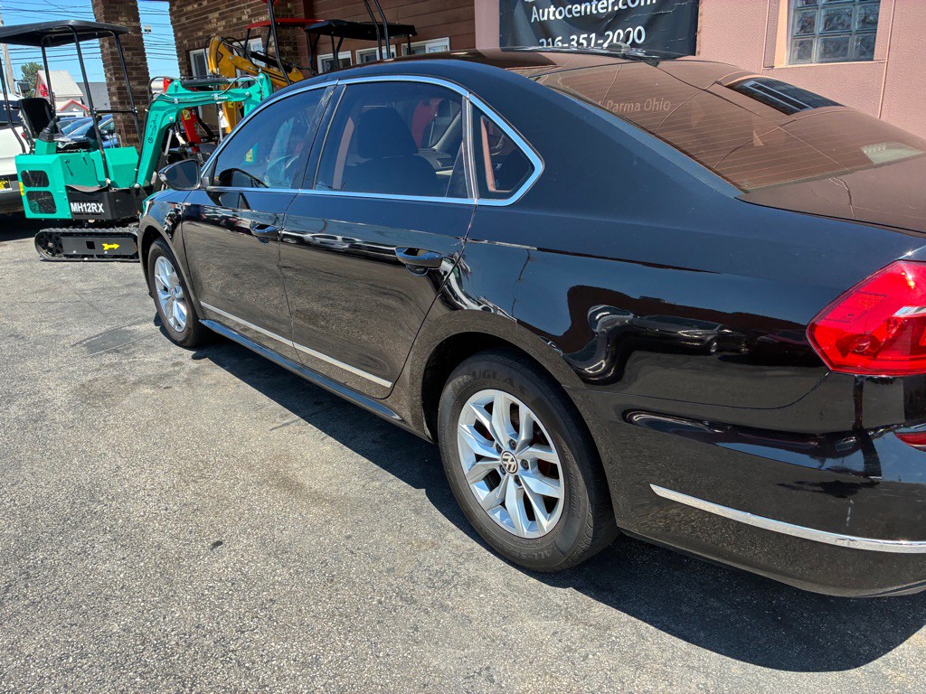 2016 Volkswagen Passat Image 8