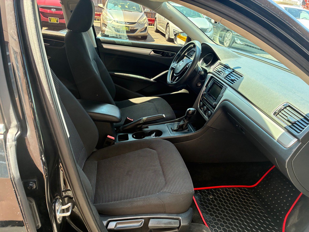 2016 Volkswagen Passat Image 10