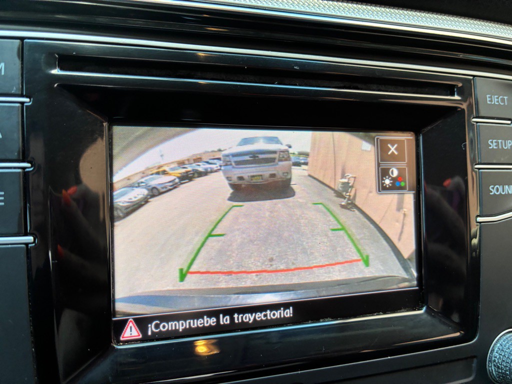 2016 Volkswagen Passat Image 17