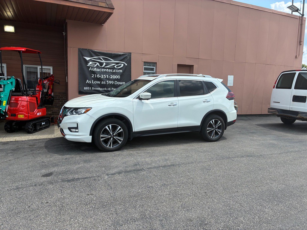 2020 Nissan Rogue Image 2