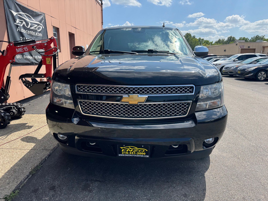 2014 Chevrolet Tahoe Image 2