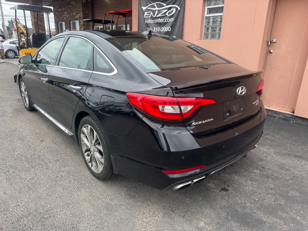 2015 Hyundai Sonata Image 3