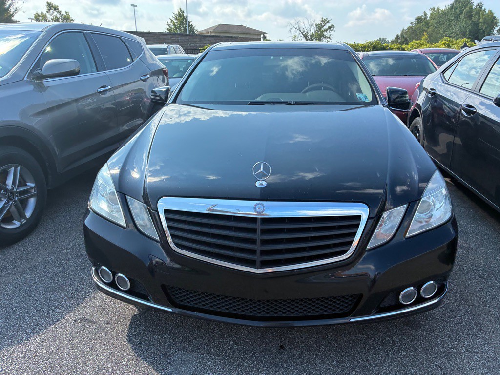 2011 Mercedes-Benz E-Class Image 2
