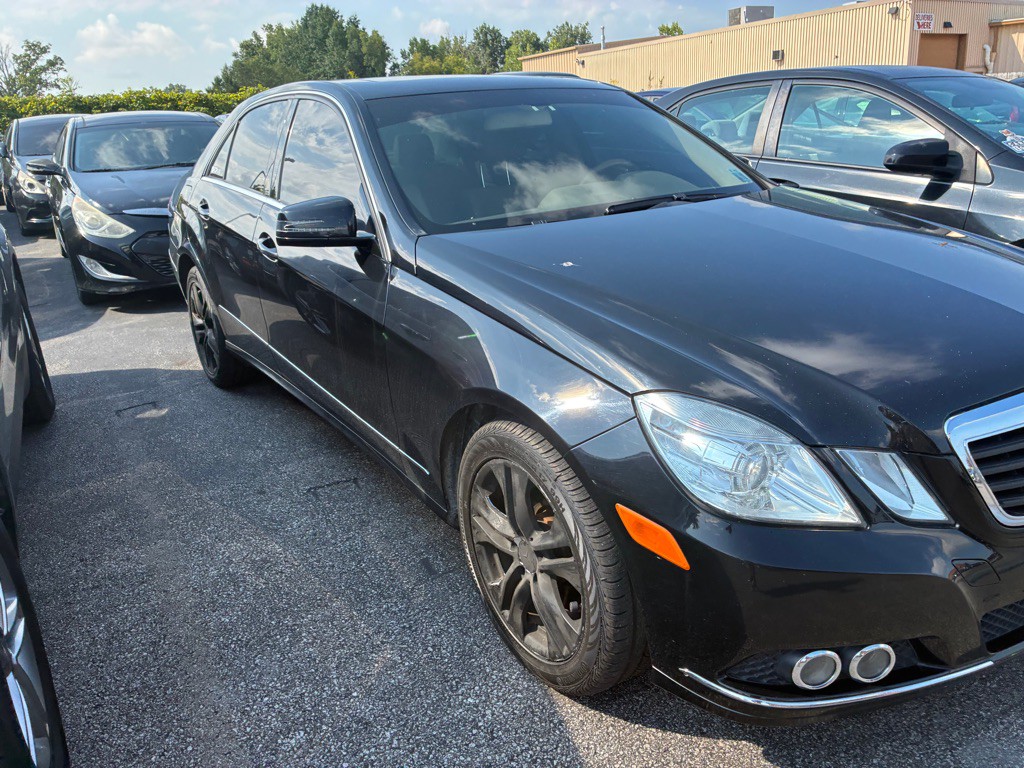 2011 Mercedes-Benz E-Class Image 3