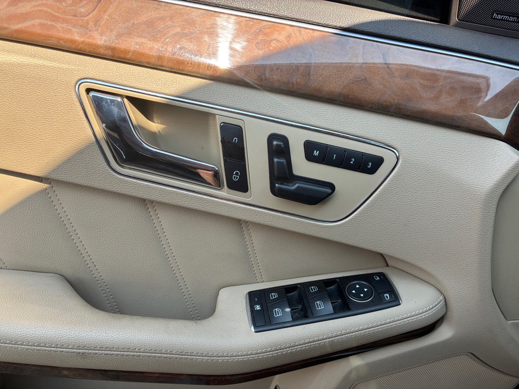2011 Mercedes-Benz E-Class Image 10