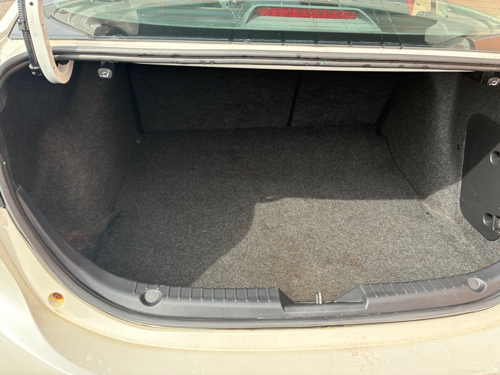 2015 Mazda Mazda3 Image 35
