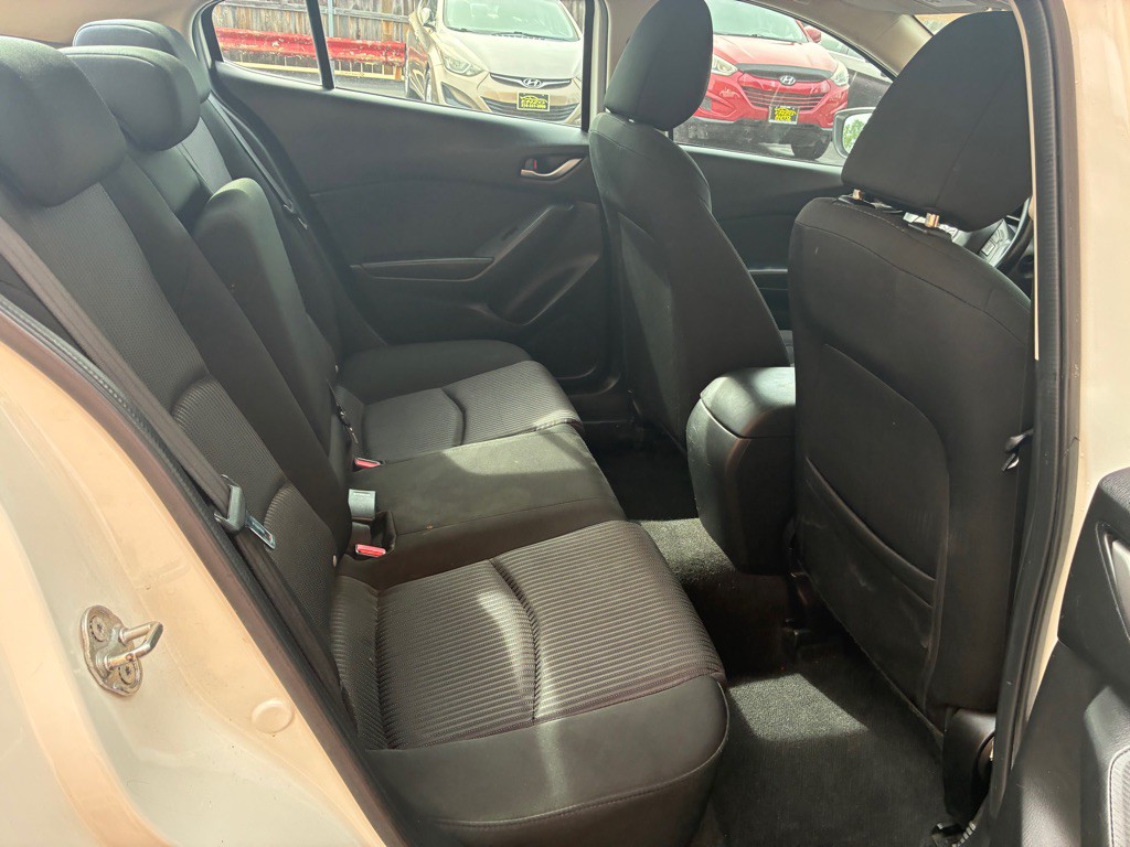 2015 Mazda Mazda3 Image 36