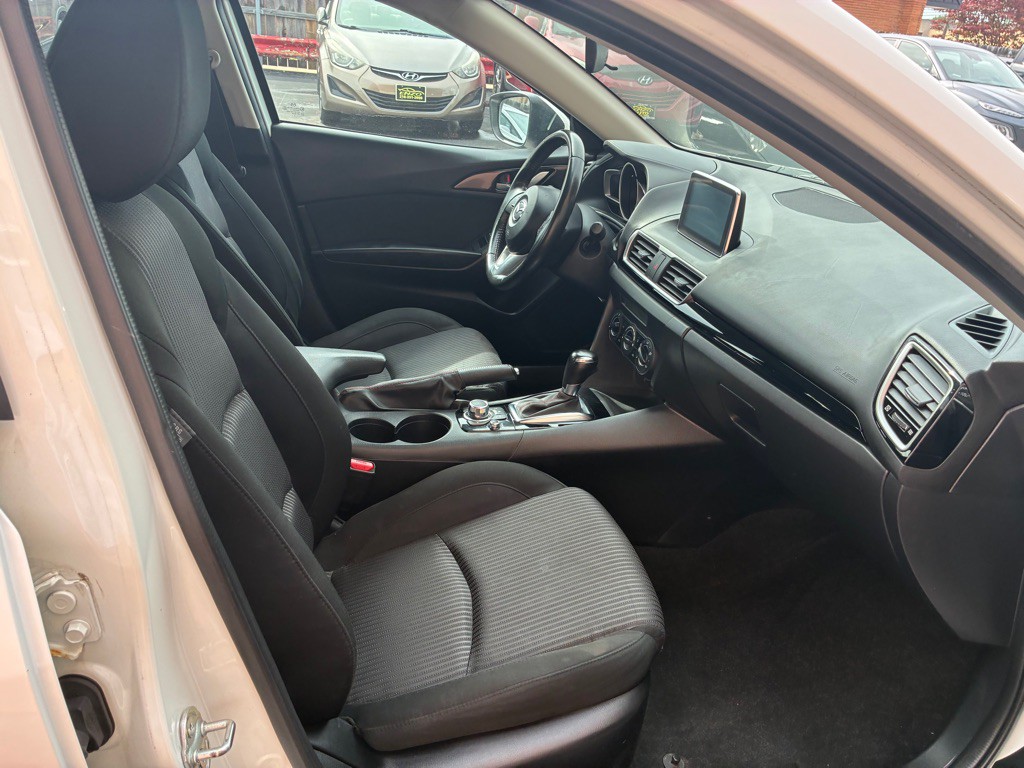 2015 Mazda Mazda3 Image 37