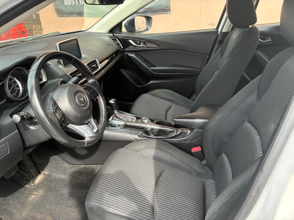2015 Mazda Mazda3 Image 39
