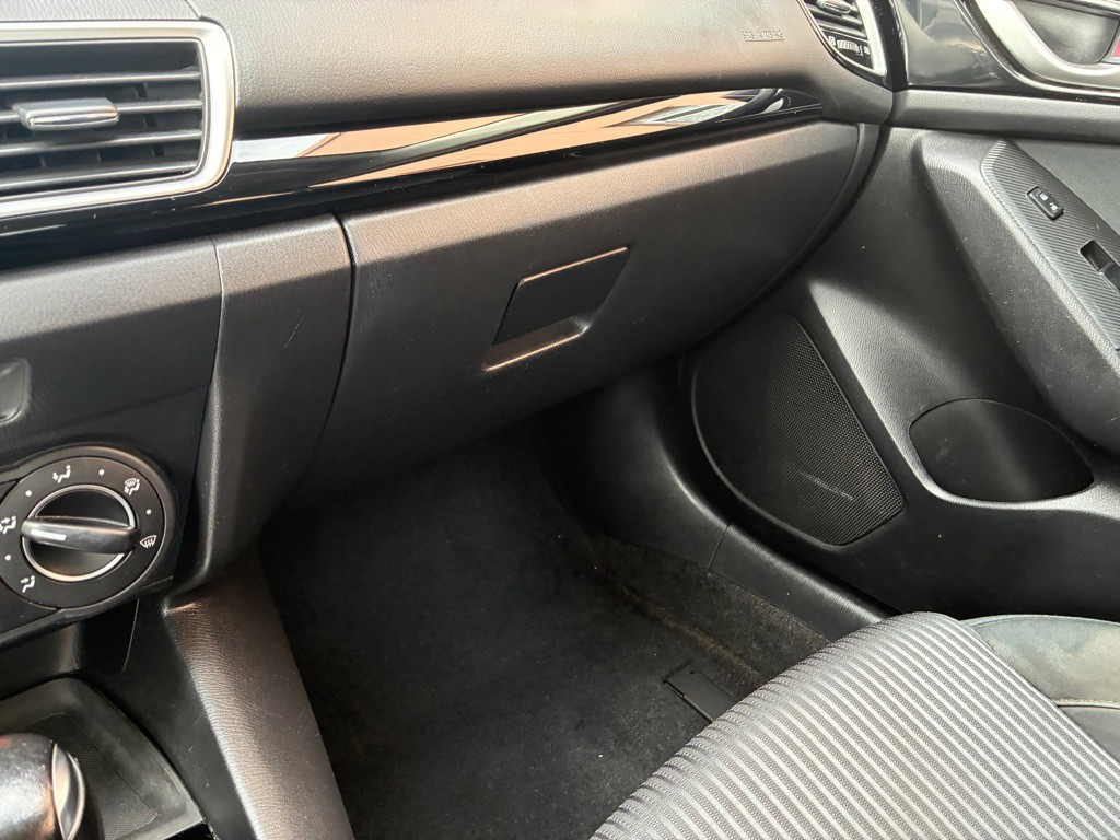 2015 Mazda Mazda3 Image 44