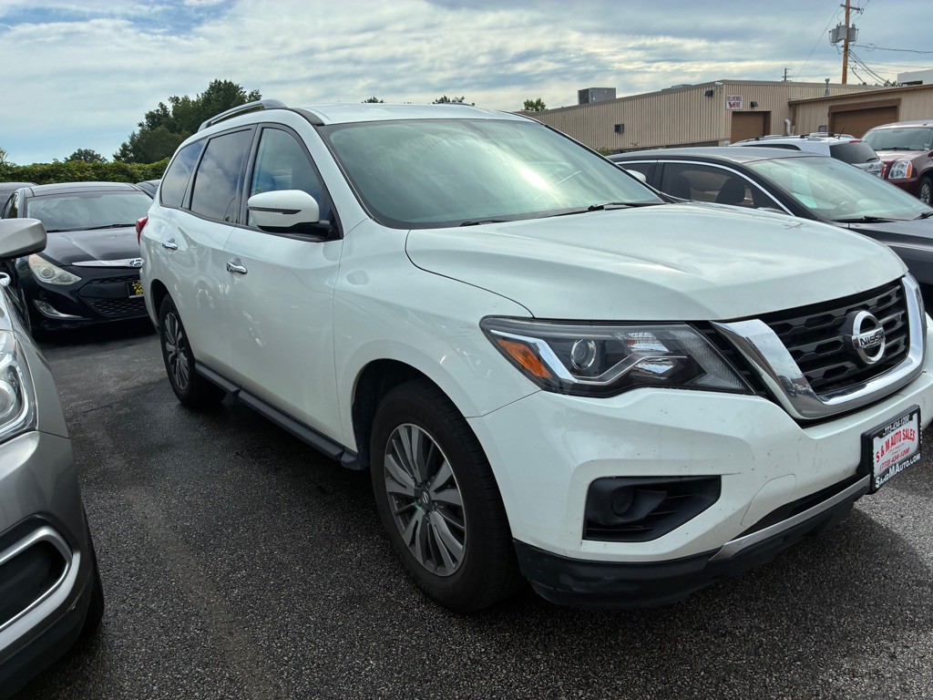 2018 Nissan Pathfinder Image 1