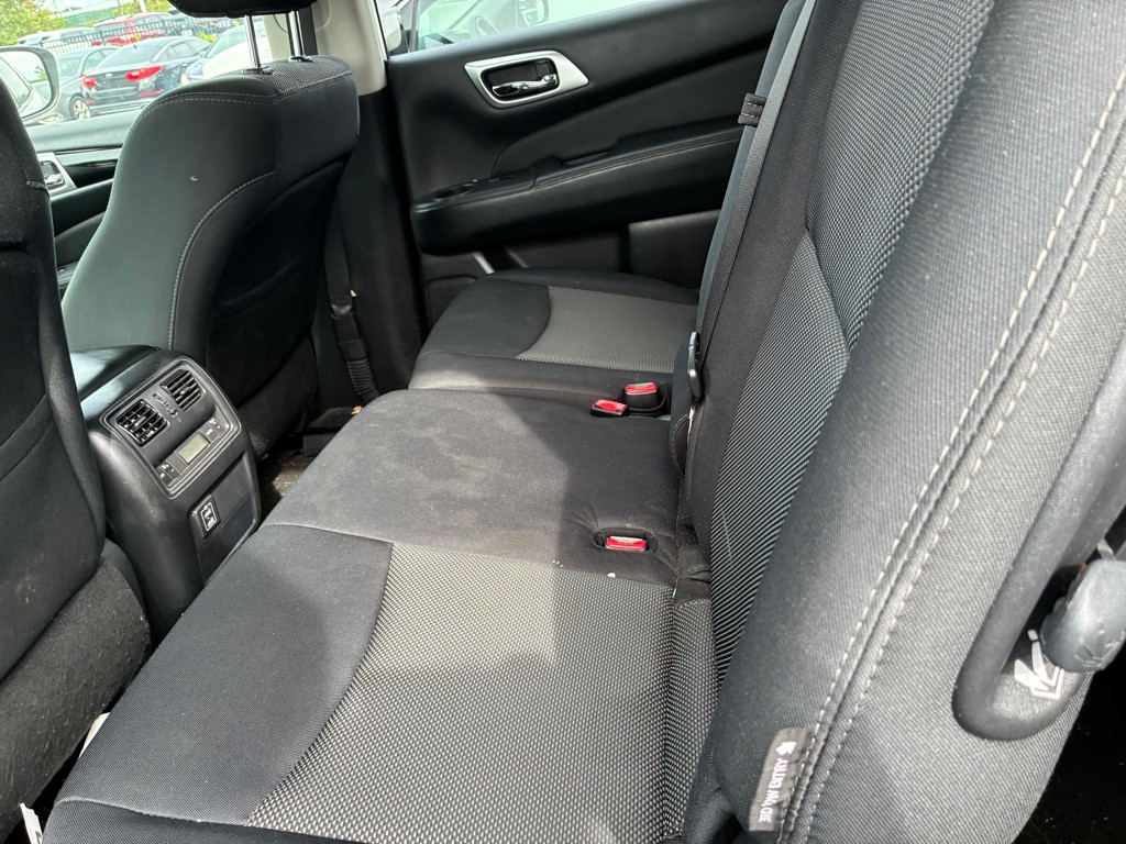 2018 Nissan Pathfinder Image 5