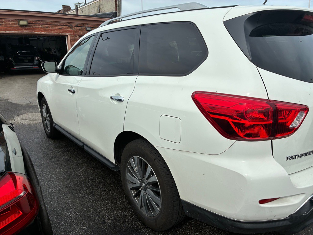 2018 Nissan Pathfinder Image 14