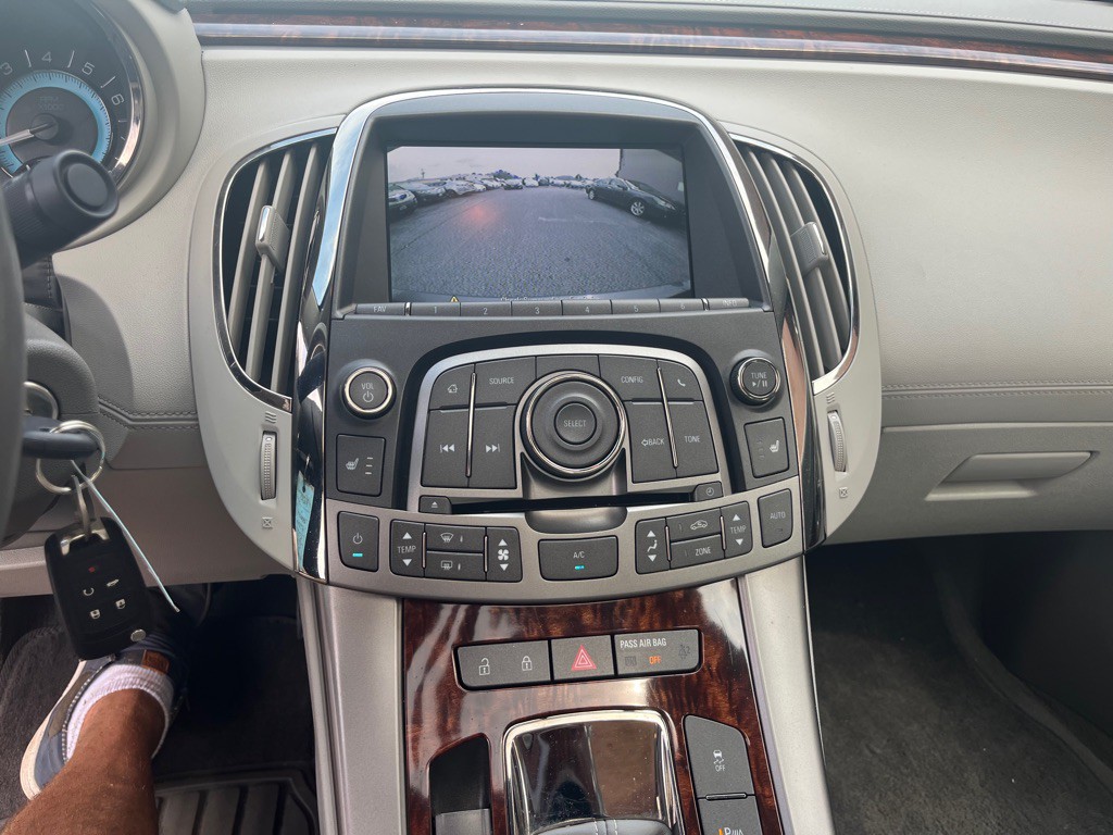 2013 Buick Lacrosse Image 23