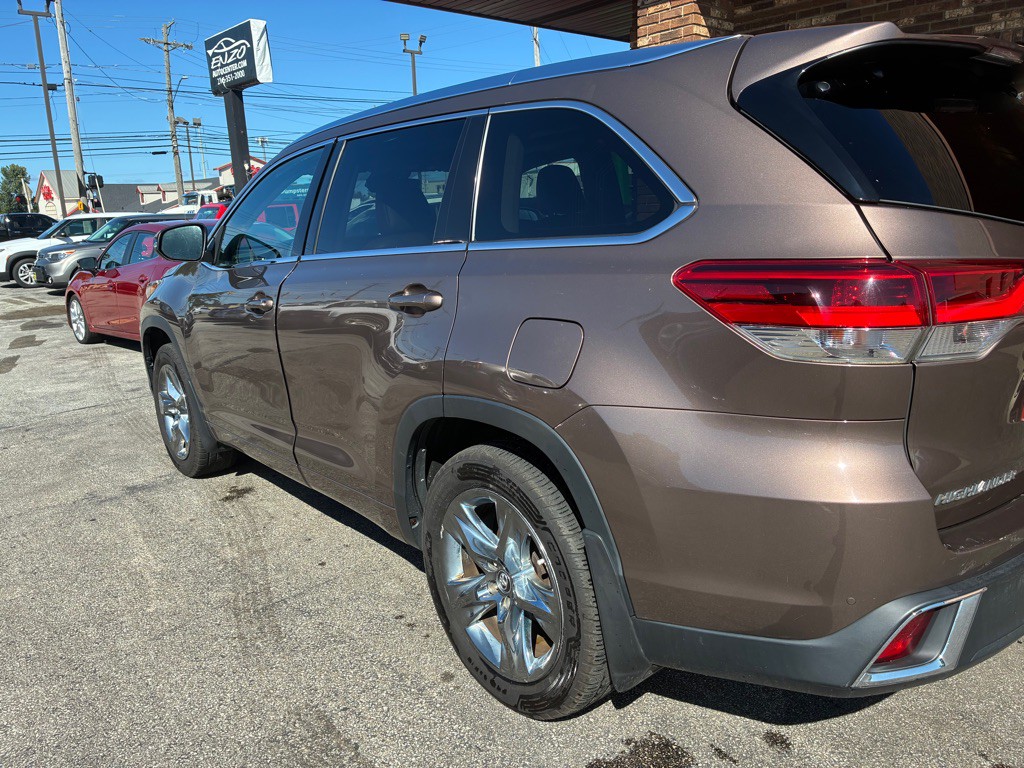 2018 Toyota Highlander Image 7