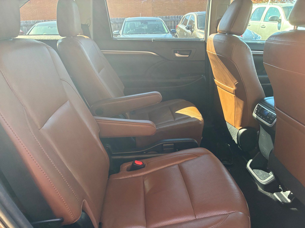 2018 Toyota Highlander Image 9