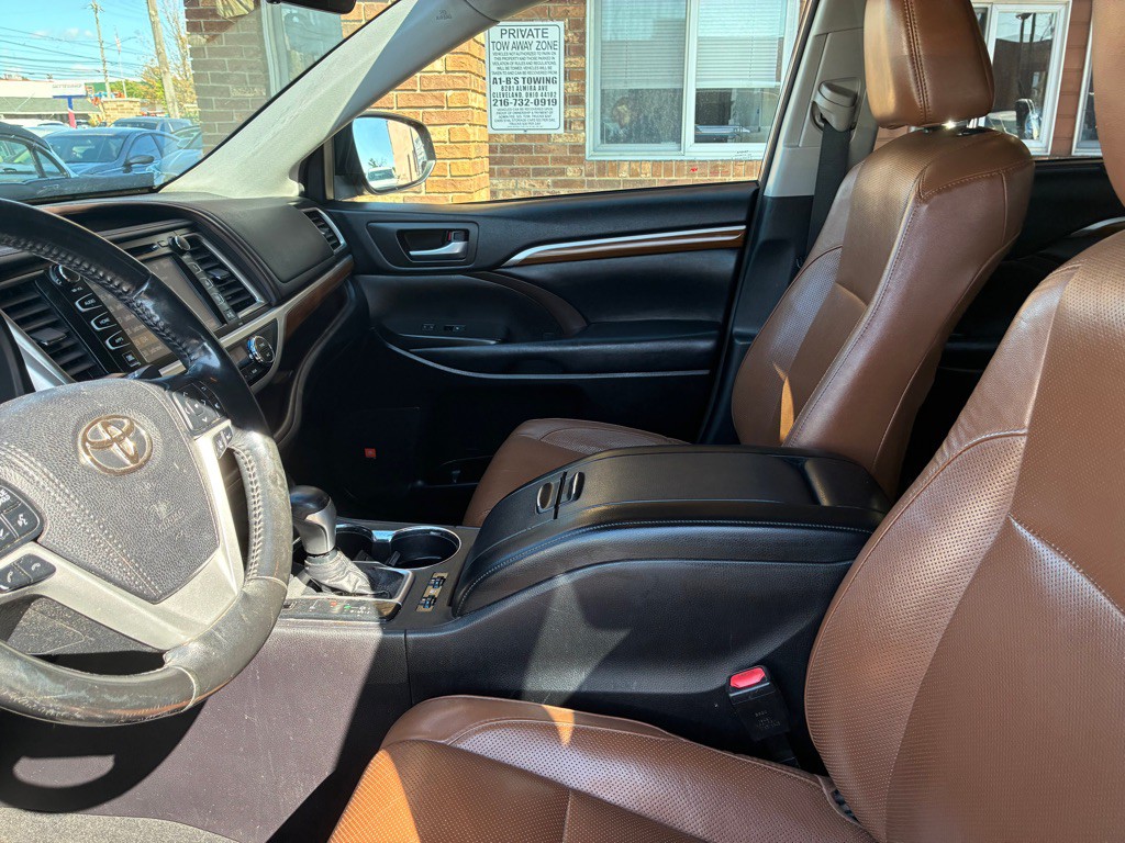 2018 Toyota Highlander Image 14
