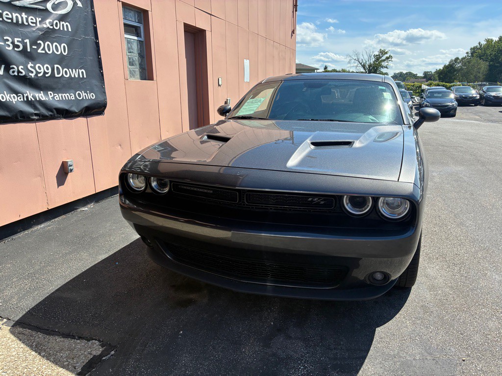 2017 Dodge Challenger Image 5