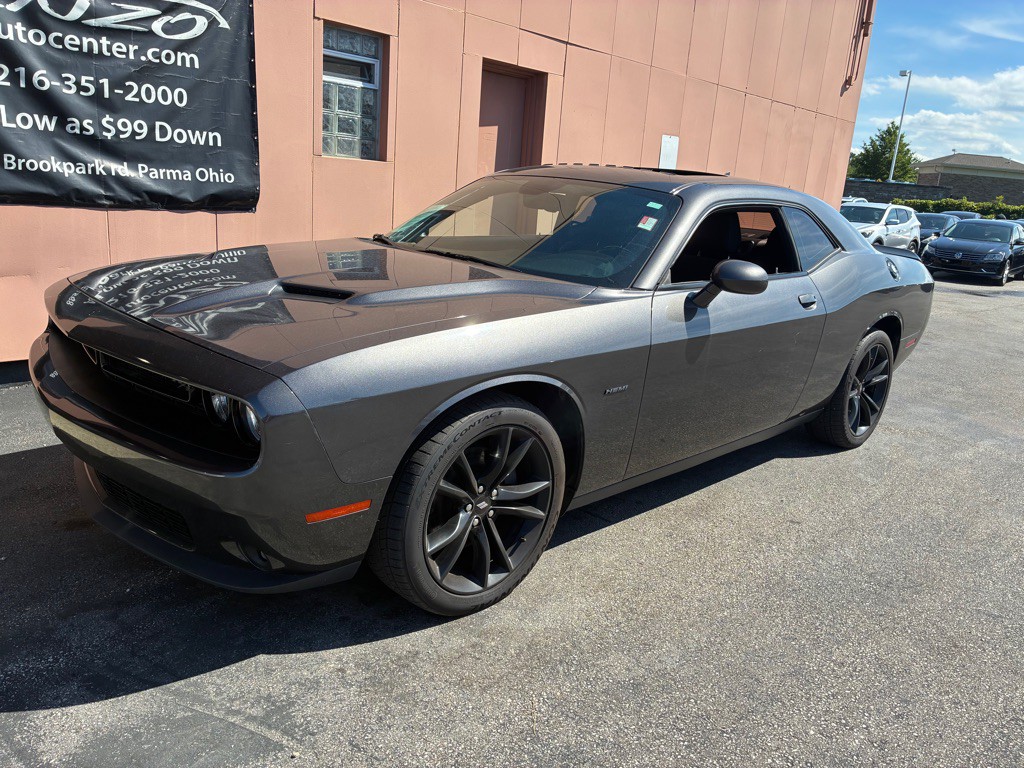 2017 Dodge Challenger Image 6