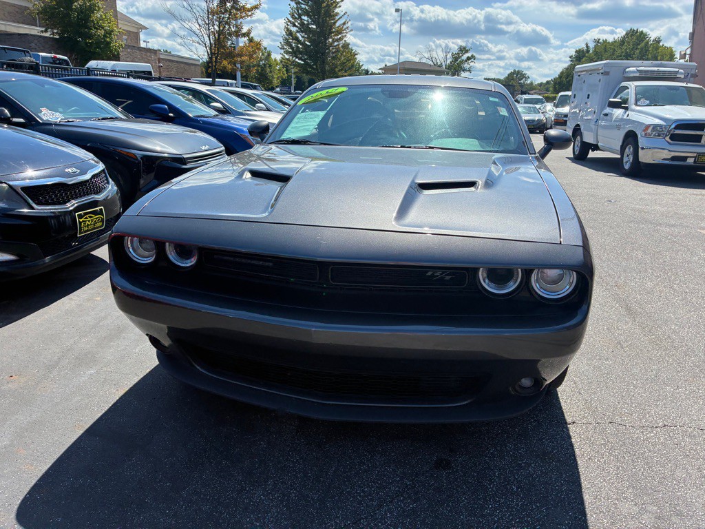 2017 Dodge Challenger Image 9