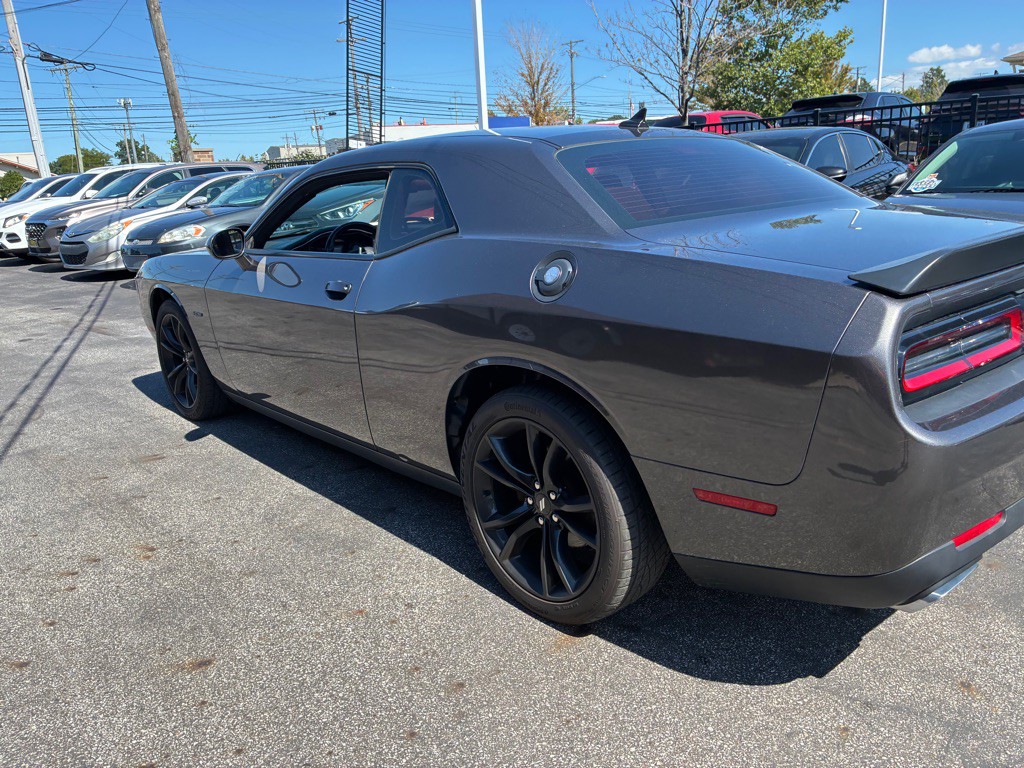 2017 Dodge Challenger Image 12