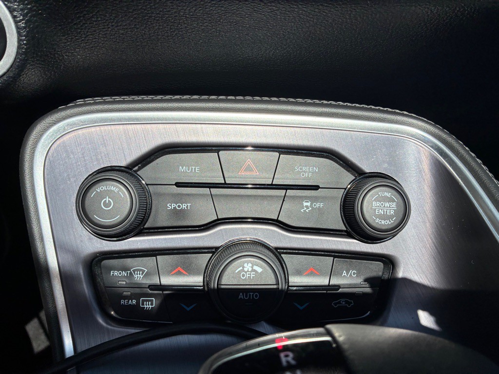2017 Dodge Challenger Image 22