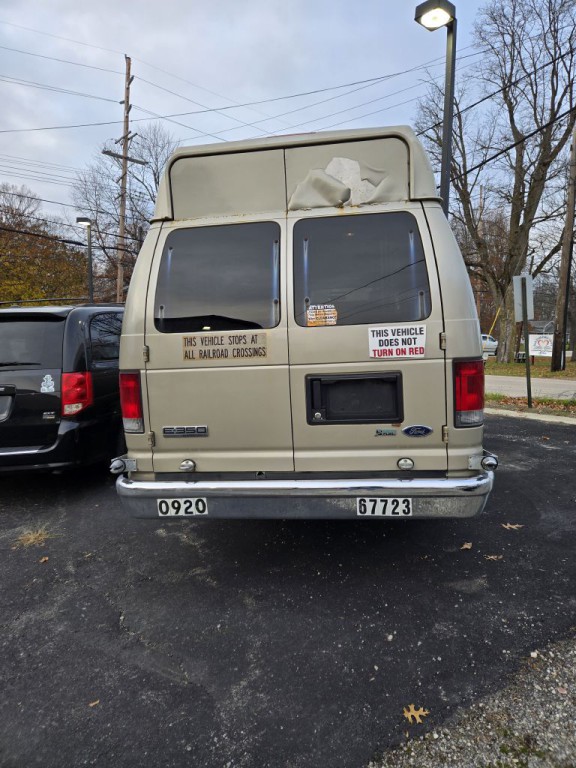2009 Ford Econoline Image 3