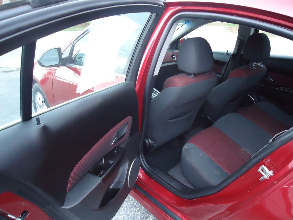 2011 Chevrolet Cruze Image 4