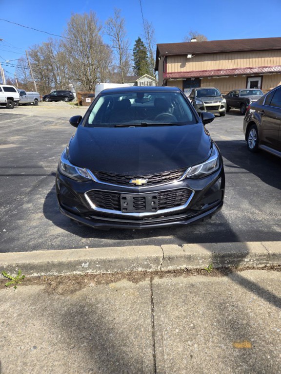 2017 Chevrolet Cruze Image 2