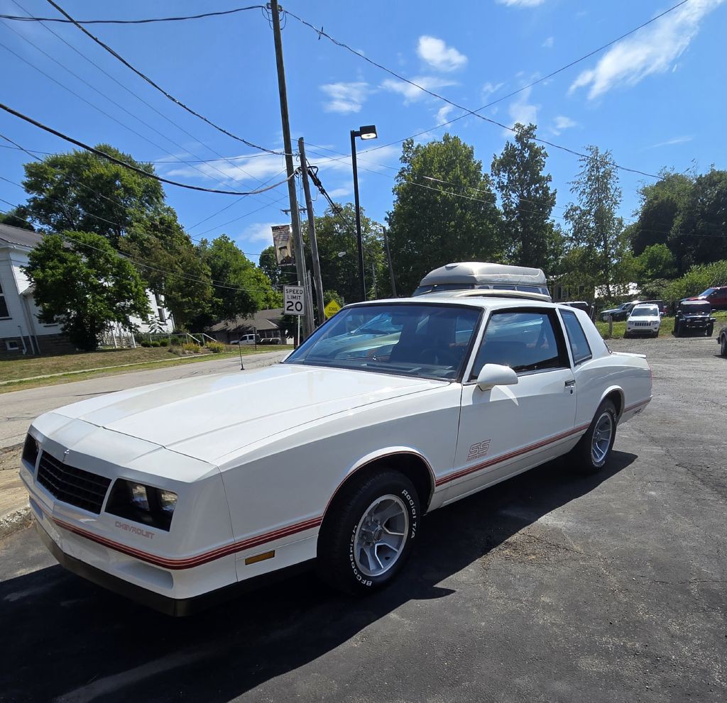 1987 Chevrolet Monte Carlo Image 2