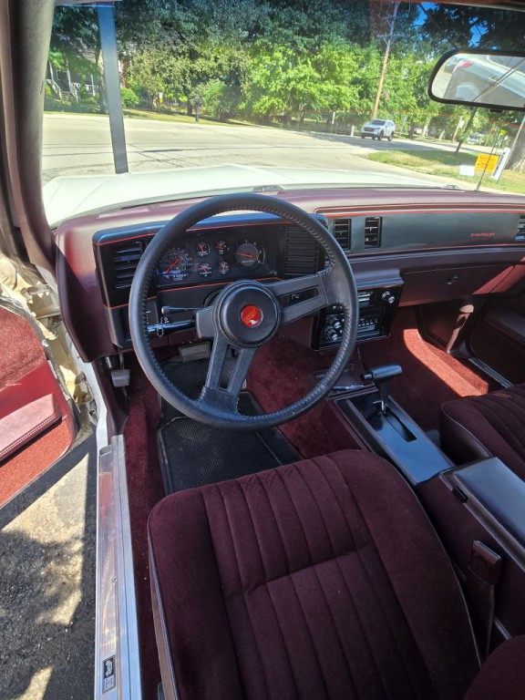 1987 Chevrolet Monte Carlo Image 6