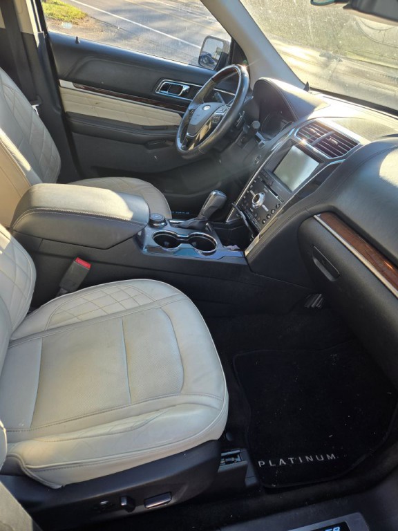2016 Ford Explorer Image 4