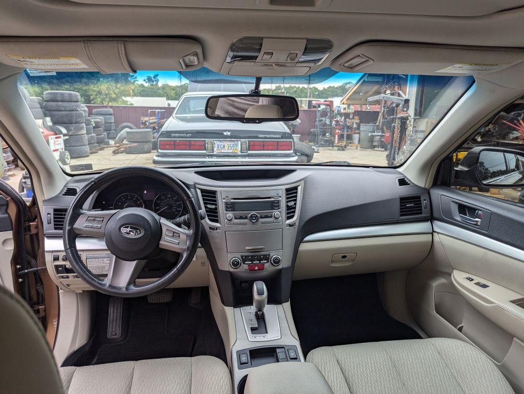 2011 Subaru Legacy Image 6