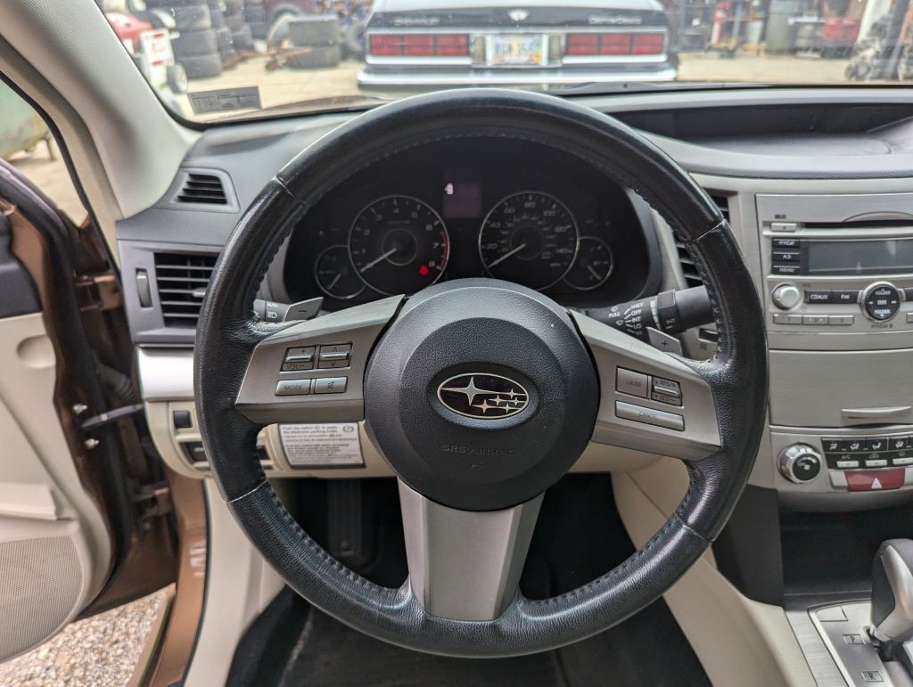 2011 Subaru Legacy Image 7
