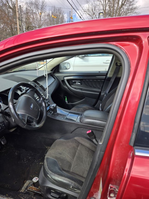 2010 Ford Taurus Image 4