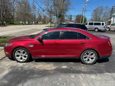 2010 Ford Taurus Image 3