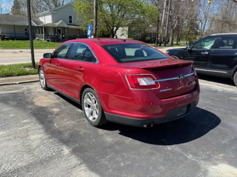 2010 Ford Taurus Image 6